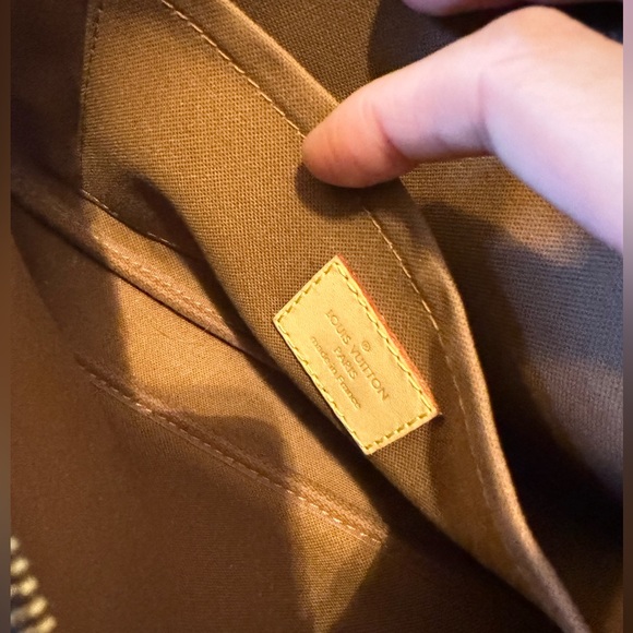 holiday sales for Louis Vuitton Multi Pochette Accessories - Picture 11 of 15